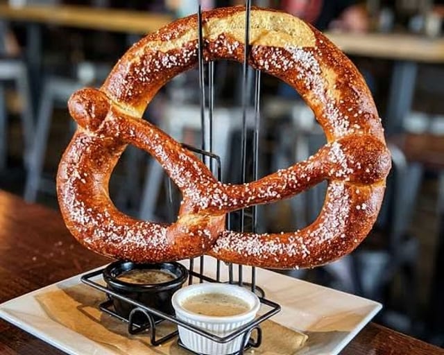 Giant Pretzel (1) -Catering.
