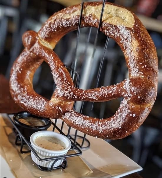 Giant Pretzel (1) -Catering.
